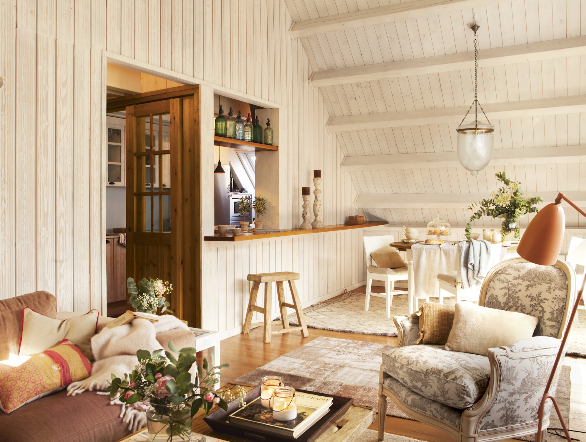 Interior de casa de madera